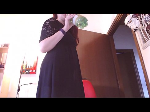 ❤️ Un escravo sumiso que adora as bragas sucias e deliciosas vese obrigado a masturbarse despois de ver este vídeo! ❤ Porno fb en nós ❌️