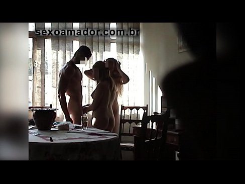 ❤️ Os amigos sexuais invitan a un home xigante e a un trío con el ❤ Porno fb en nós ❌️