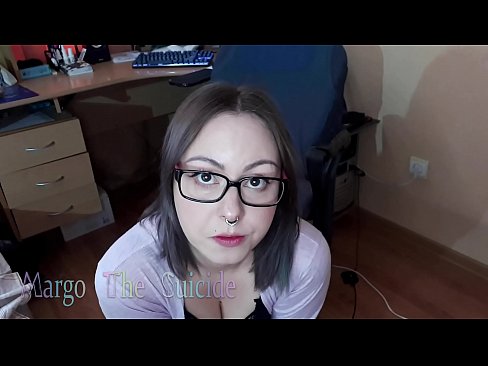 ❤️ Moza sexy con lentes chupa un consolador profundamente ante a cámara ❤ Porno fb en nós ❌️